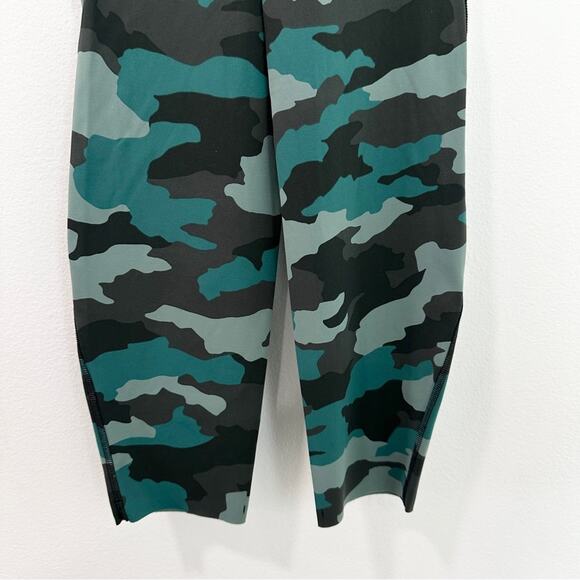 Lululemon Base Pace High-Rise Running Tight Legging 25"
Heritage 365 Camo - Picture 6 of 9